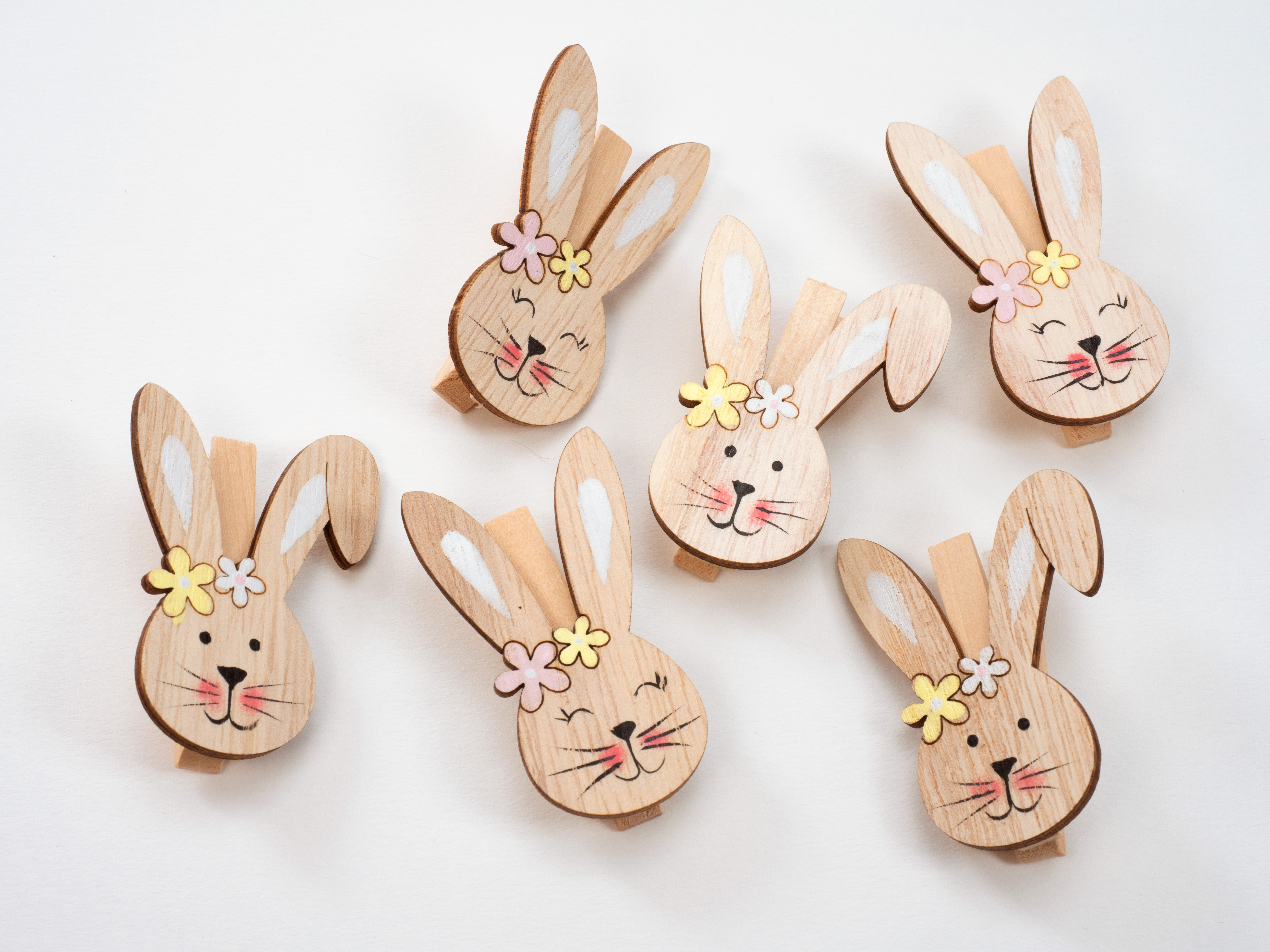 6 Holzklammern mit Hasenmotiv - Gratis
